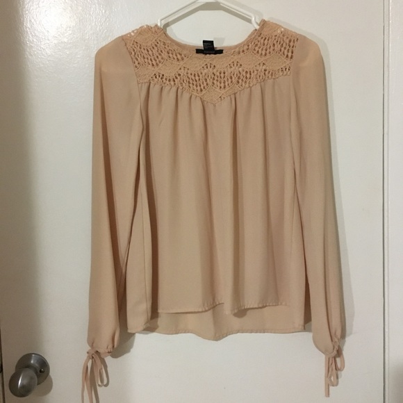 Forever 21 long sleeve shirt🤩 - Picture 2 of 3